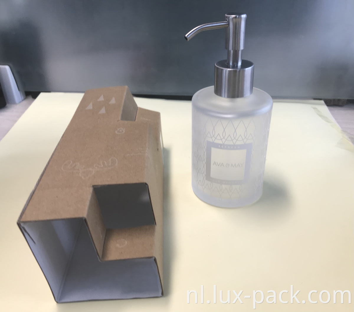 Groothandel Luxe Glass Frosted Refilleerbare 250 ml Lotion Lotion vloeistof Soap Metalen Dispenser Pompglasfles